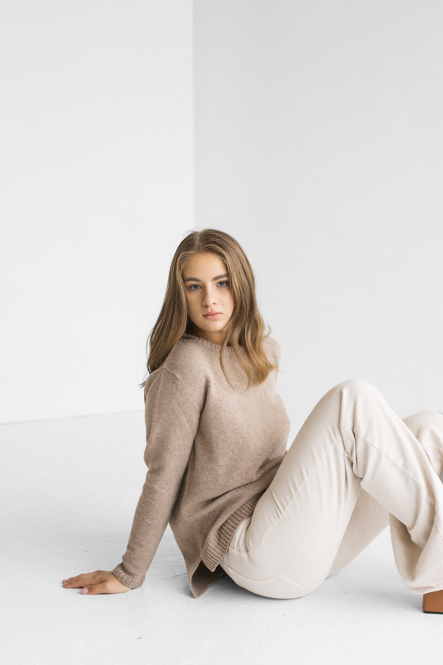 Beige knitted merino wool and cashmere sweater for women, taupe women&#39;s knit minimalist pullover with longer back, camel minimal jumper