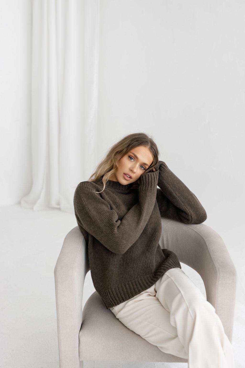 Brown cable knitted merino wool sweater for women, coffee brown woman's chunky knit minimalist pullover, woolen winter jumper, gift for her