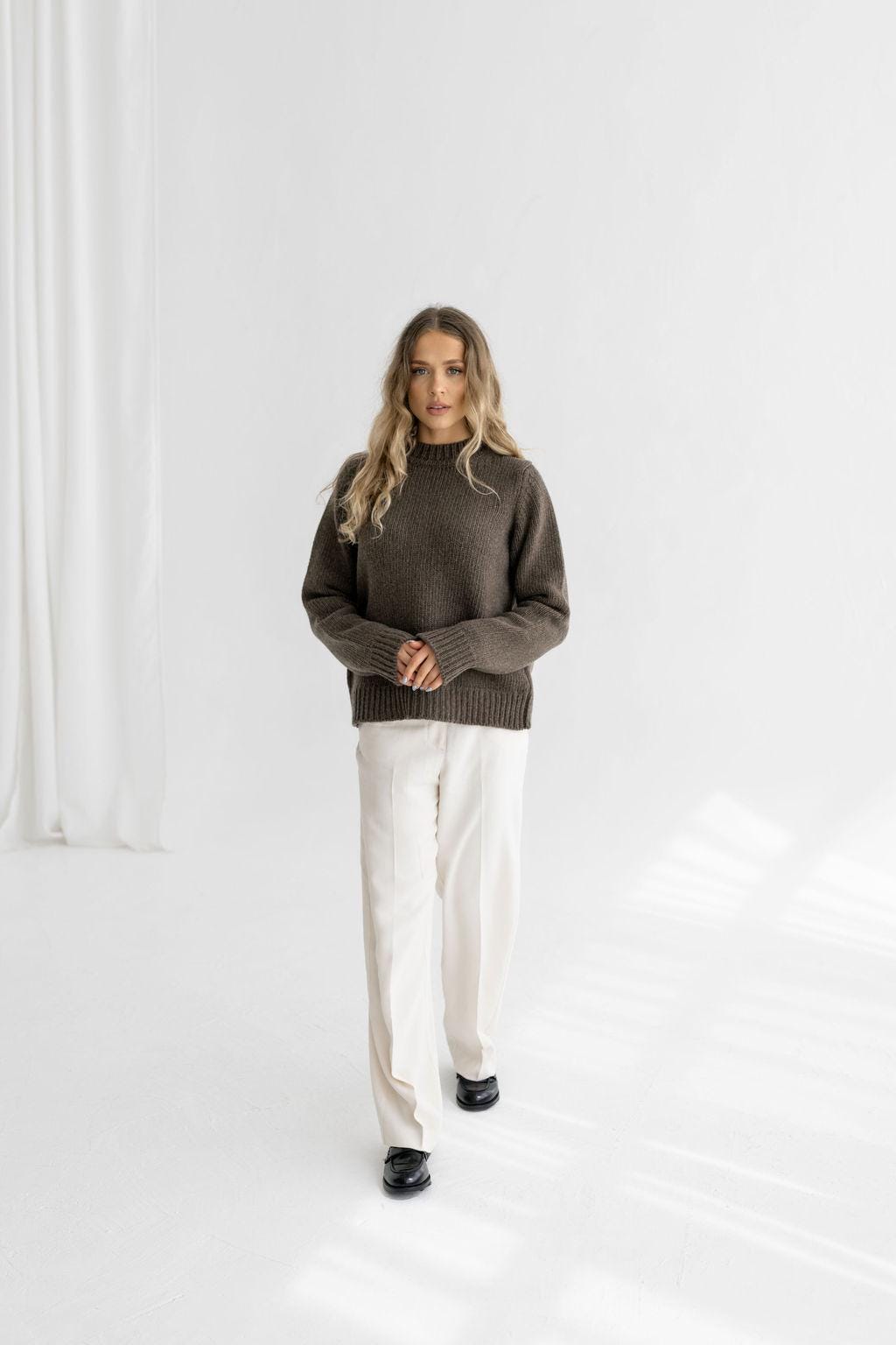 Brown cable knitted merino wool sweater for women, coffee brown woman's chunky knit minimalist pullover, woolen winter jumper, gift for her