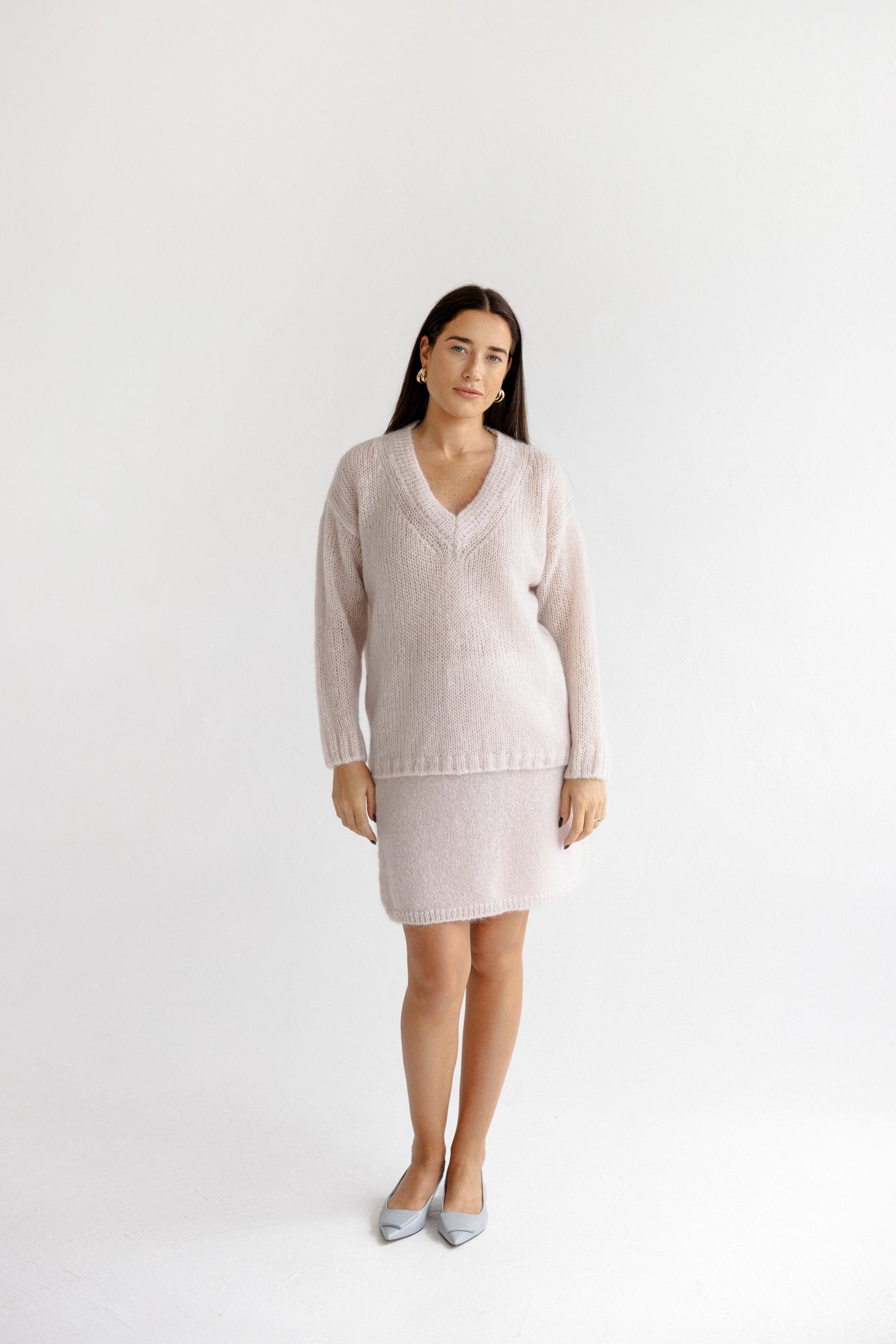 Cable Knit Fluffy Mohair Wool And Silk Blend Jumper, Pastel Pink Chunky Knitted Regular Fit Pullover, Fuzzy Nude V-neck Sweater Pull, Gift