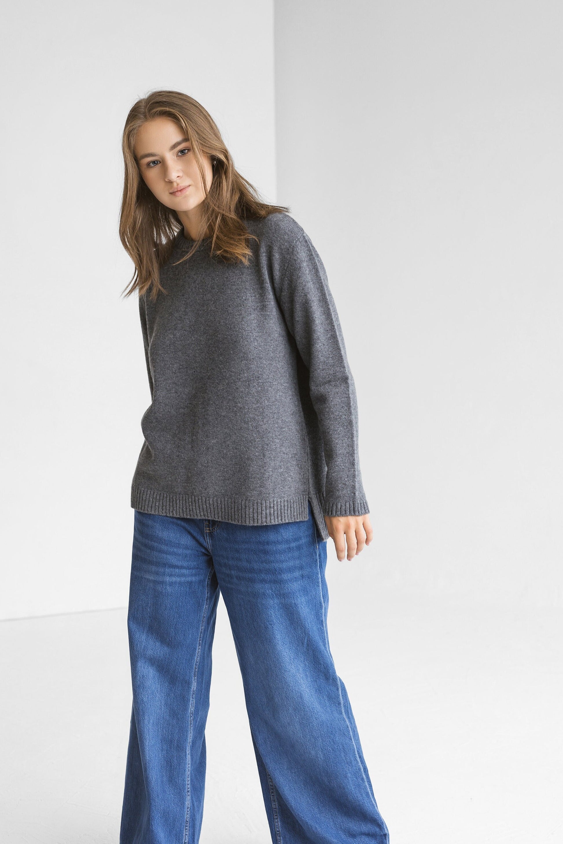 Gray knitted merino wool and cashmere sweater for women, grey women&#39;s knit minimalist pullover with longer back,classy minimal beige jumper