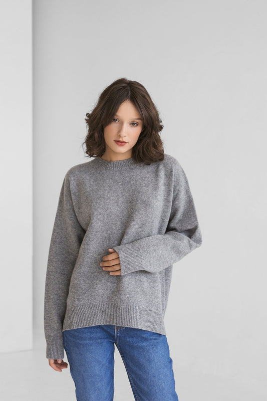 Gray knitted merino wool and cashmere sweater for women, bright grey women&#39;s knit minimalist pullover with longer back, light gray jumper