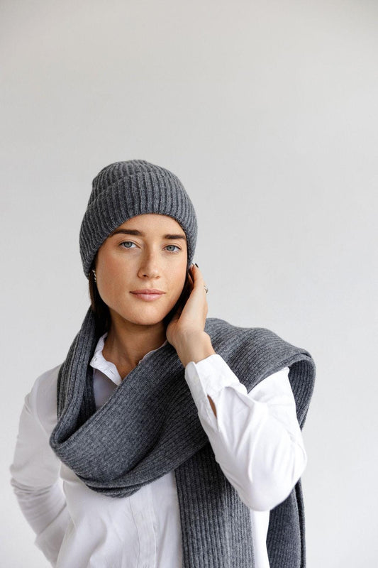 Long Soft Gray Ribbed Knit Merino Wool Women's Scarf And Hat Set, Grey Knitted Fall Winter Neck Warmer And Beanie Set, Gift For Girlfriend