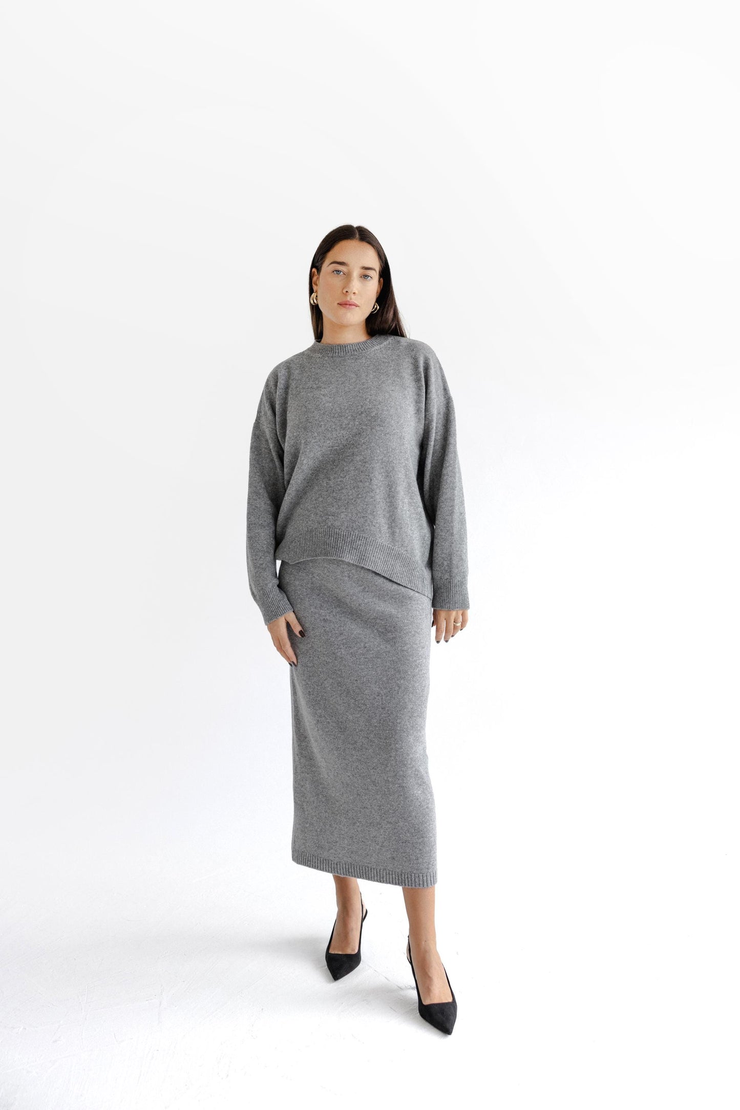 Gray Knitted Merino Wool Oversized Sweater With Classic Style Maxi Pensil Skirt With Back Slit Set For Women, Grey High Waist Long Skirt Set