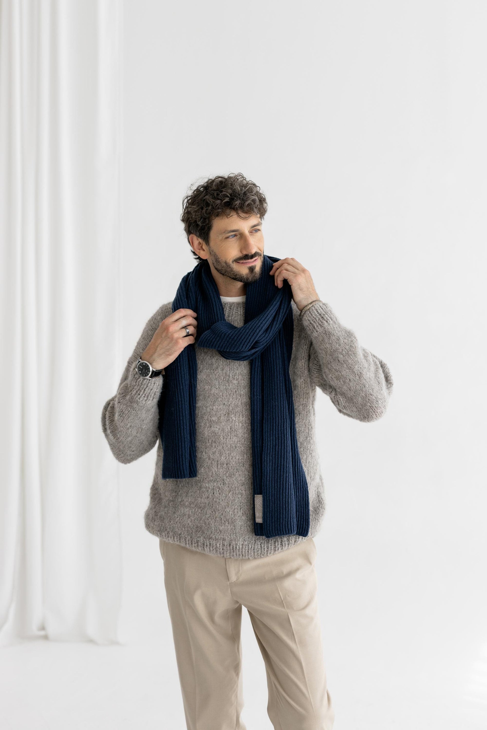Blue Ribbed Knitted Merino Wool And Cashmere Long Fall Winter Men's Scarf, Royal Blue Warm And Soft Minimal Knit Woolen Scarves For Men