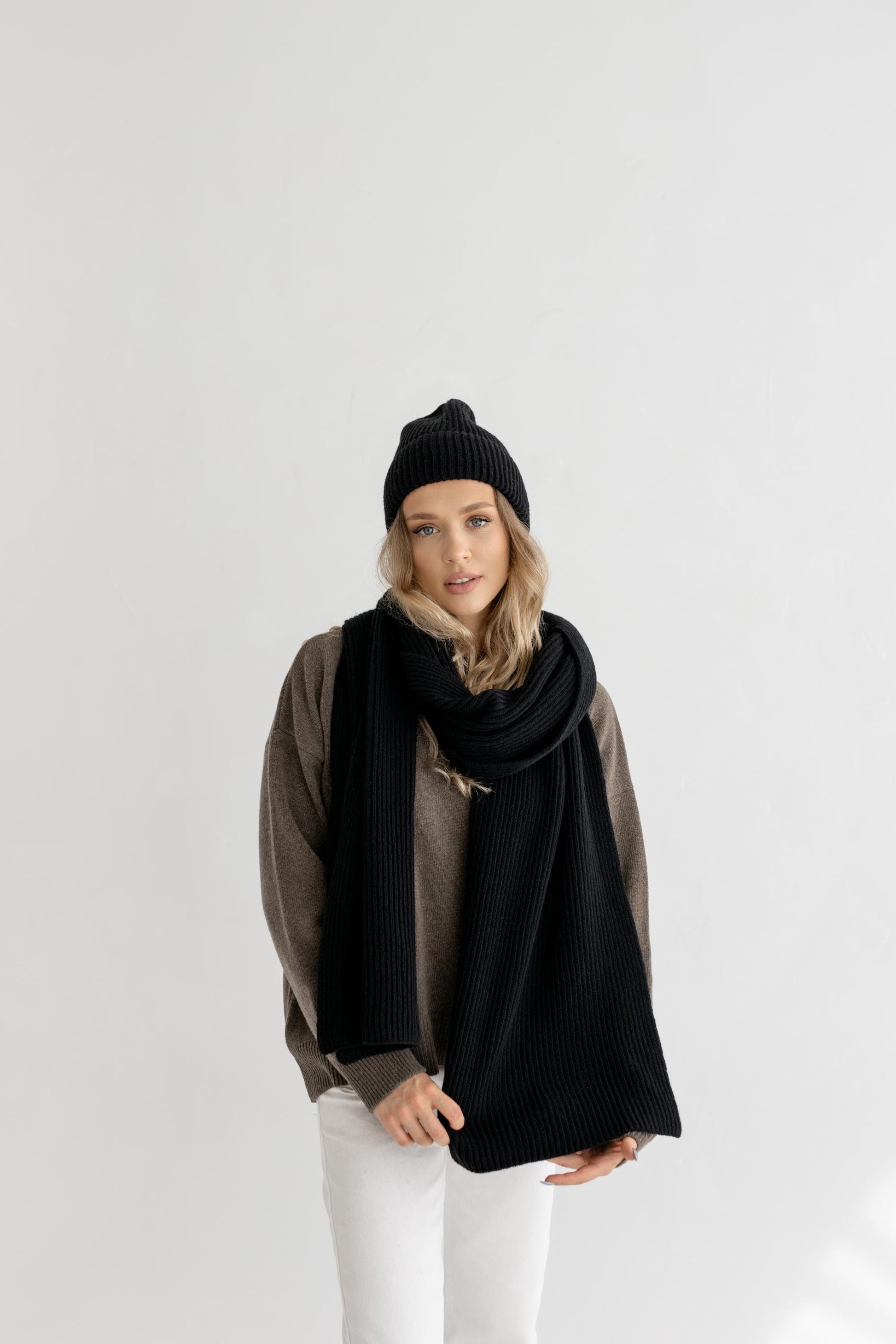 Long Soft Black Ribbed Knit Merino Wool Women's Scarf And Hat Set, Knitted Fall Winter Neck Warmer And Beanie Set, Gift For Girlfriend