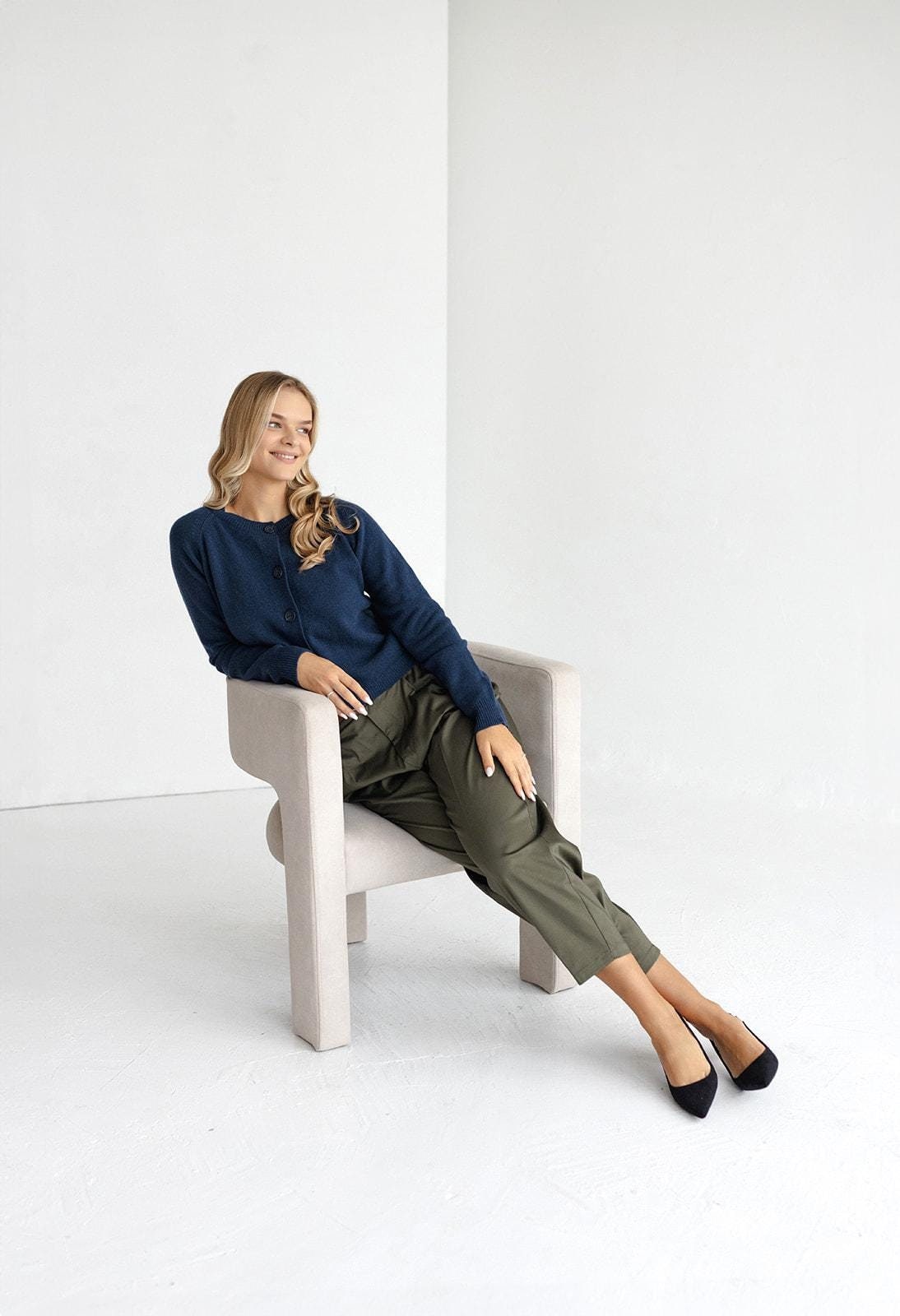 Crop navy blue knitted merino wool and cashmere cardigan with buttons for women, dark blue high waisted women&#39;s knit loose short sweater