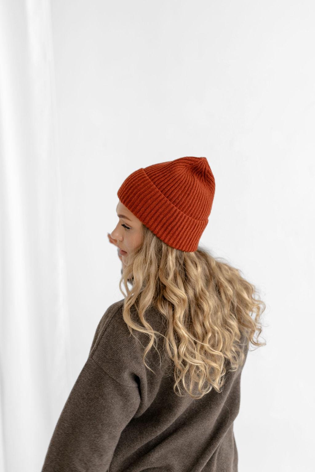 White knitted merino wool and cashmere hat for women, milky ribbed knit minimalist beanie, ivory classy winter fall warm hat, perfect gift