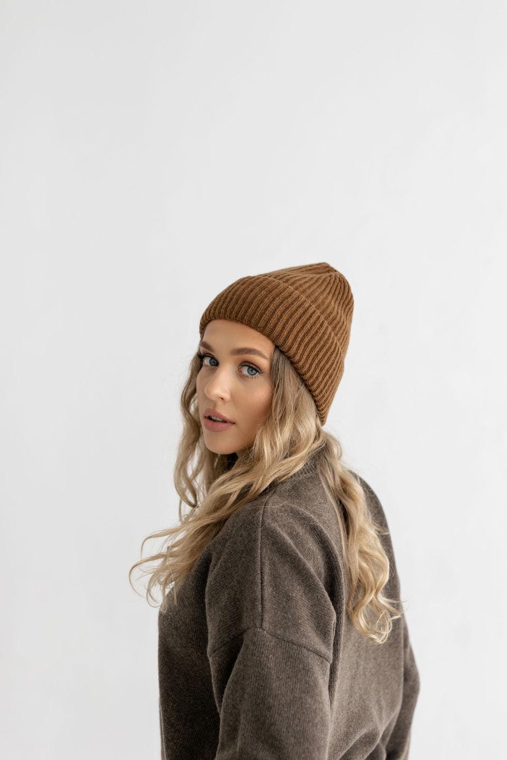 White knitted merino wool and cashmere hat for women, milky ribbed knit minimalist beanie, ivory classy winter fall warm hat, perfect gift