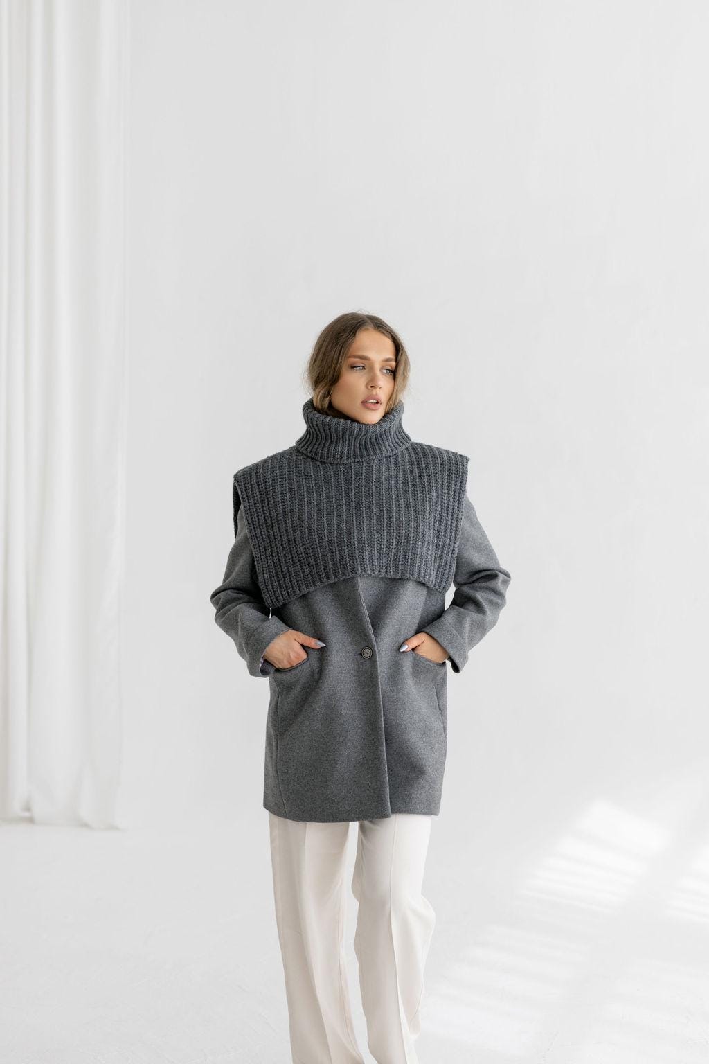 Chunky Knit Gray Merino Wool Women's Neck Warmer, Warm Grey Ribbed Knitted Minimal Fall Winter Scarf, Taupe Unisex Neck Wrap, Gift For Her