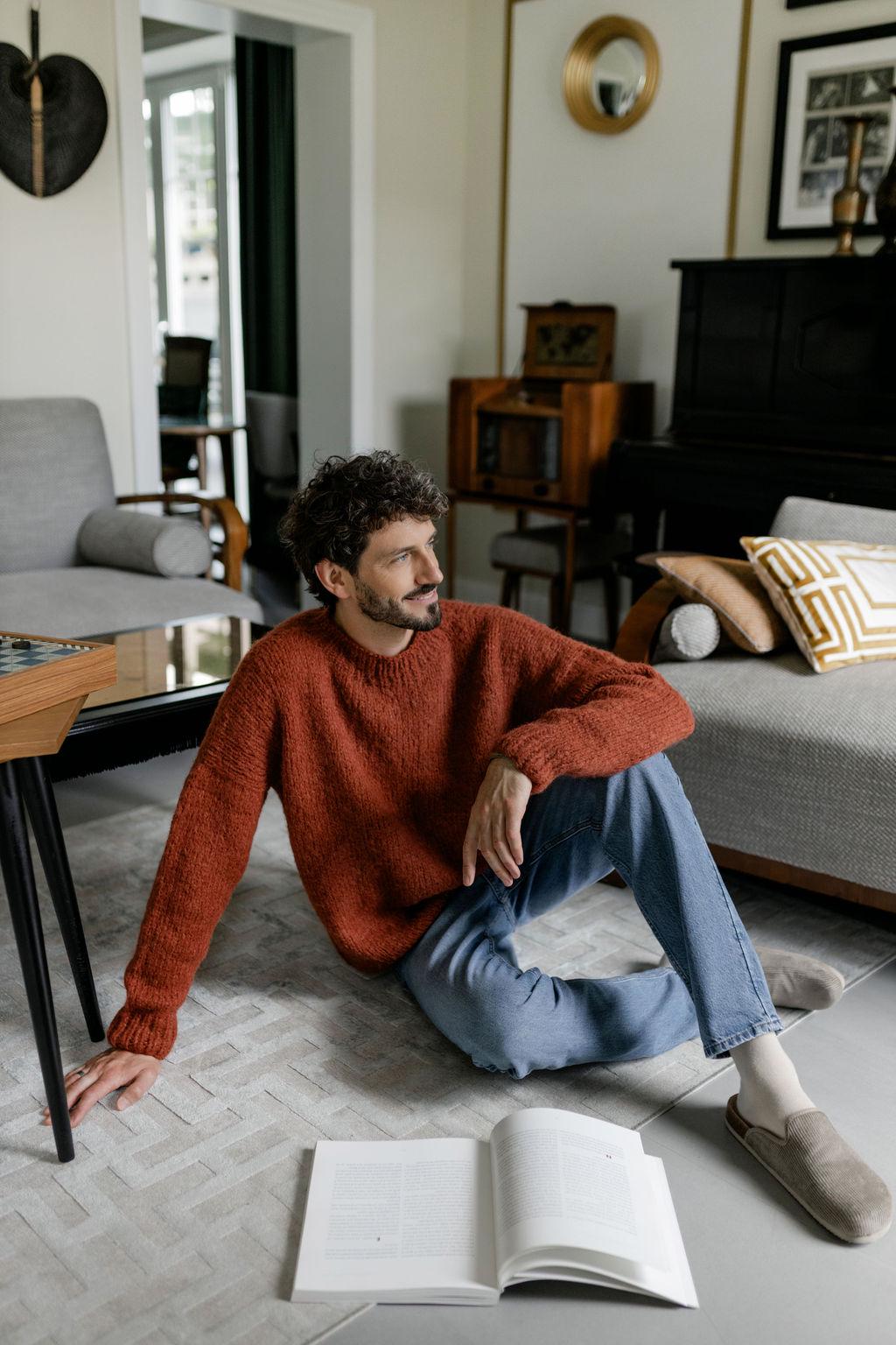 Rust Chunky Knitted Alpaca Wool And Silk Blend Handmade Sweater For Men, Pumpkin Color Thick And Soft Woolen Knit Winter Men's Jumper