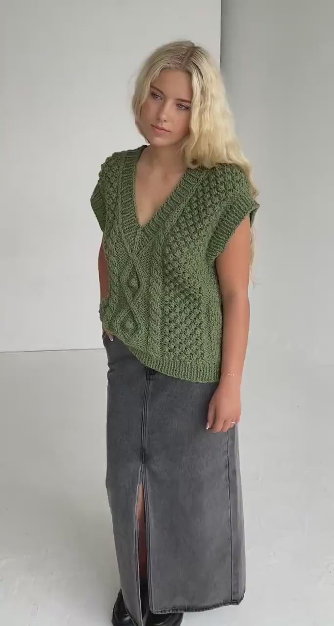 Chunky knit pastel beige alpaca wool sweater vest, cream taupe cable knitted v-neck gilet, thick handmade Fair isle hand-made top with braid