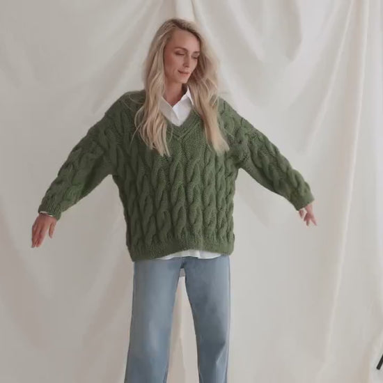 Green Oversize Alpaca Sweater, Chunky Forest Green Wool Sweater, V Neck Pullover, Cable Knit Woman Pullover, Oversized Olive Green Jumper