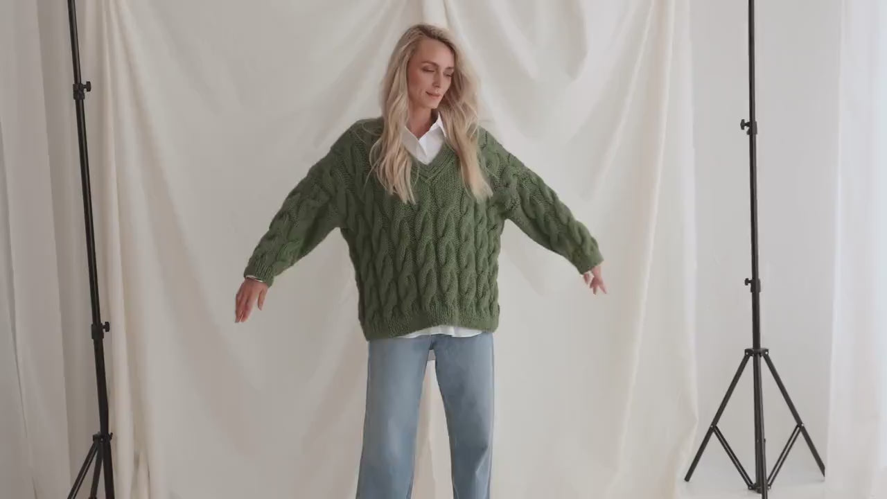 Green Oversize Alpaca Sweater, Chunky Forest Green Wool Sweater, V Neck Pullover, Cable Knit Woman Pullover, Oversized Olive Green Jumper