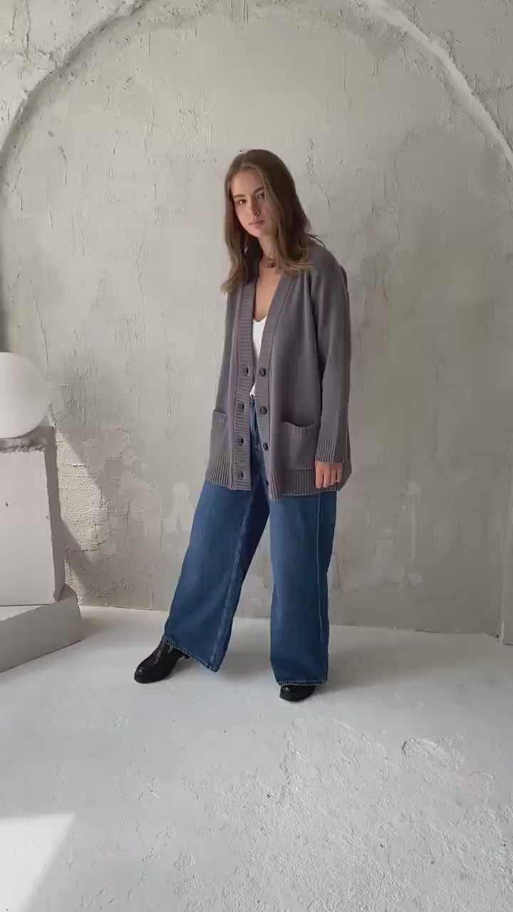 Gray knitted merino wool and cashmere blend cardigan with pockets and buttons, slightly oversized grey knit sweater for women, long gilet xl