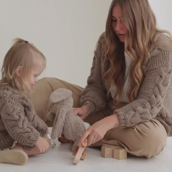Matching Mommy and Me Alpaca Cardigans, Mother Daughter Alpaca Cardigans Set, Matching Chunky Knit Sweaters, Beige Me & Mini Me Cardigan
