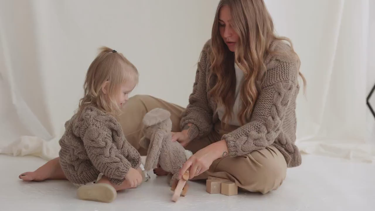 Matching Mommy and Me Alpaca Cardigans, Mother Daughter Alpaca Cardigans Set, Matching Chunky Knit Sweaters, Beige Me & Mini Me Cardigan