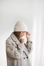 Load image into Gallery viewer, White alpaca hat
