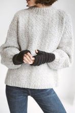 Load image into Gallery viewer, Fingerless Mohair Mittens
